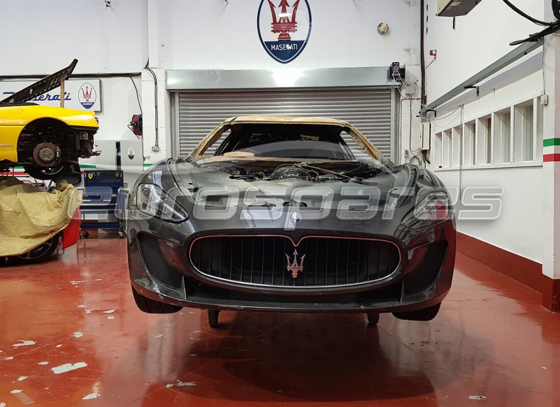 Maserati GranTurismo MC Stradale (2011) mit 14,000 Kilometern, bereit für den Bruch #6