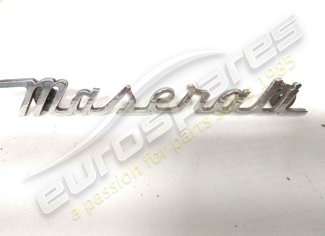 VERWENDET Maserati Maserati CHROME SCRIPT . TEILENUMMER 107BV57591 (1)