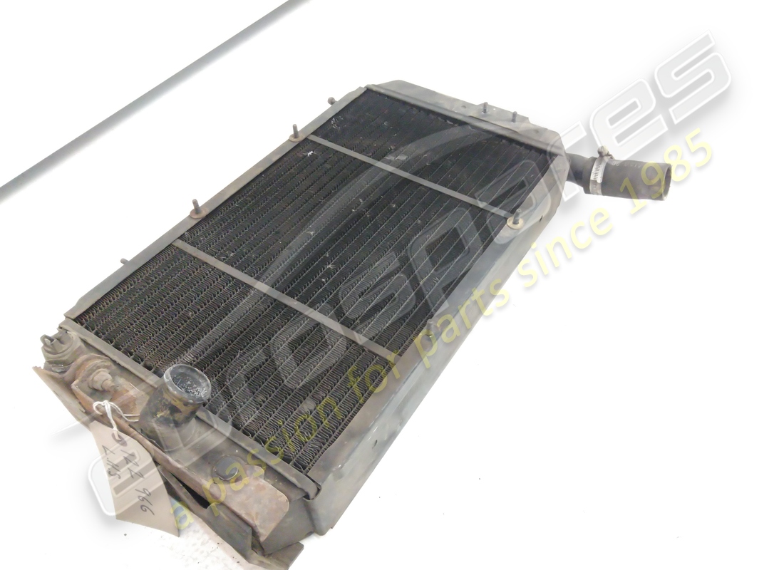 gebrauchter ferrari linker wasserkühler. teilenummer 122966 (1)