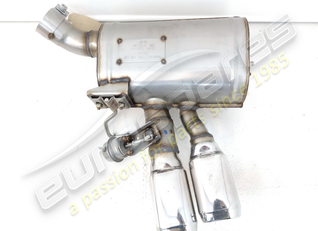 neuer maserati schalldämpfer hinten links. teilenummer 204480 (3)