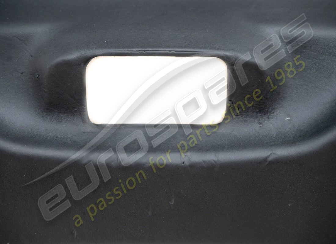 gebrauchte ferrari untere heckklappenverkleidung schwarzes leder. teilenummer 85603912 (2)