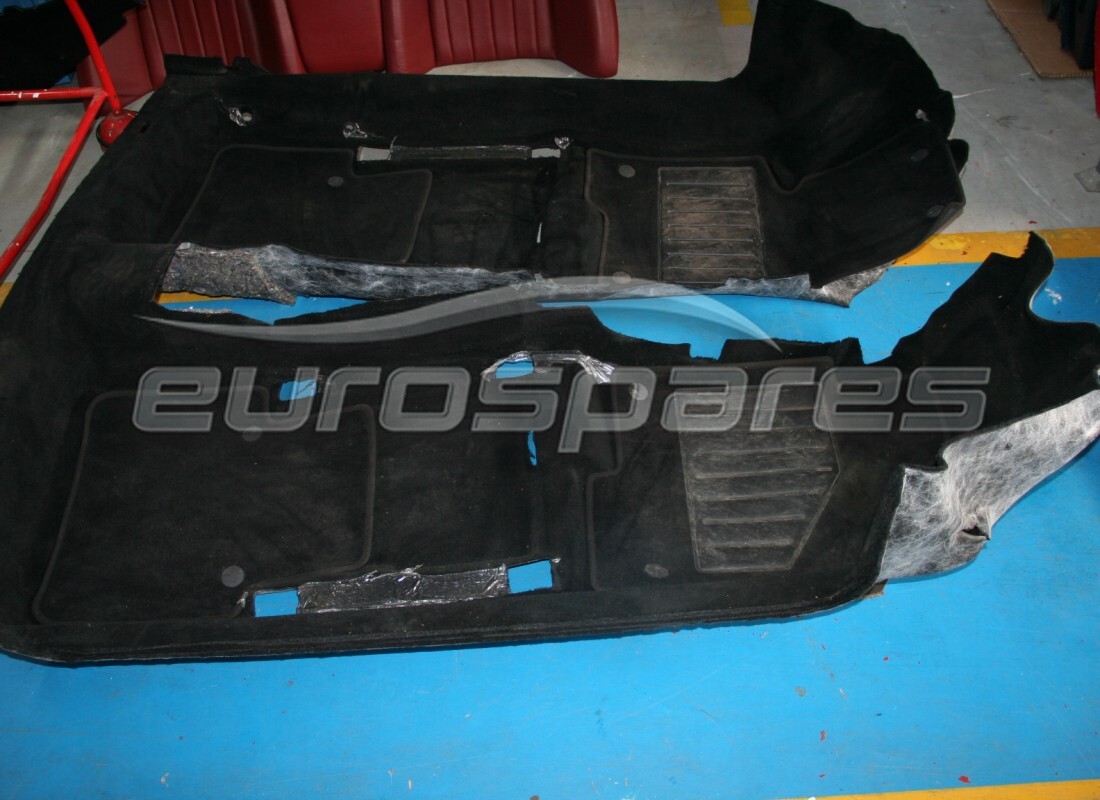 GEBRAUCHTE Maserati ABDECKUNG FÜR PFLASTER. TEILENUMMER 674004.. (1)