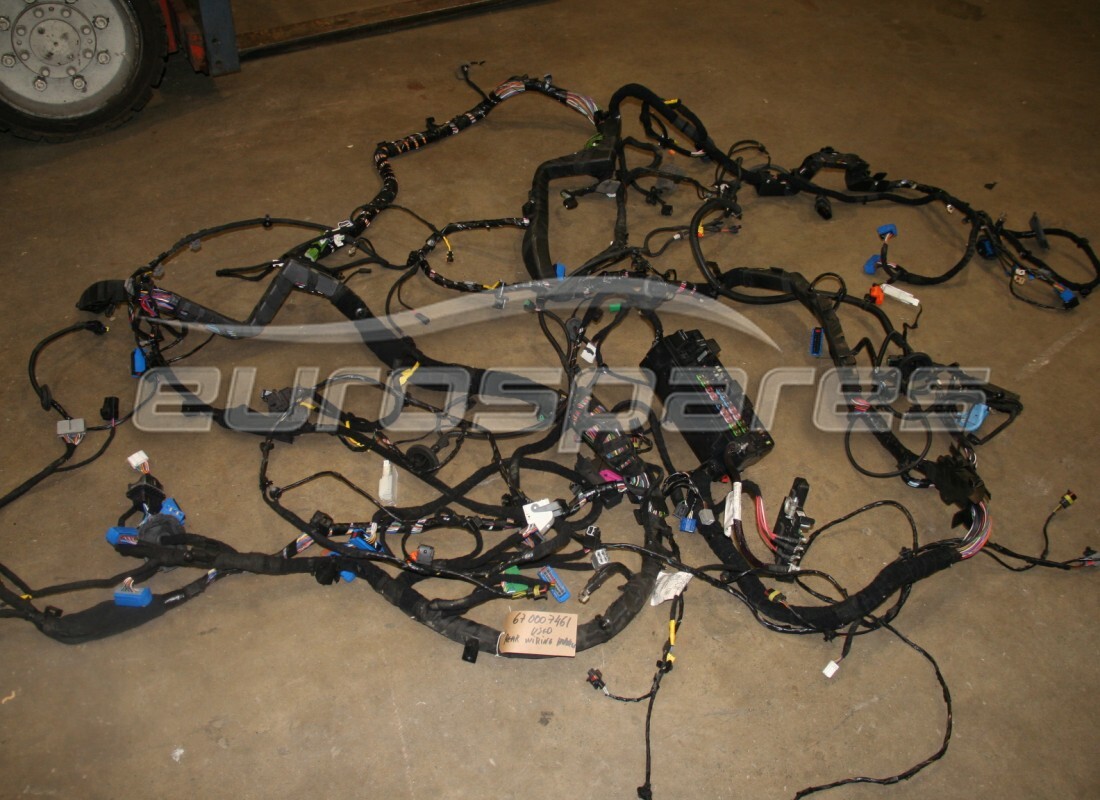 VERWENDET Maserati HINTERER KABELBAUM. TEILENUMMER 670007461 (1)