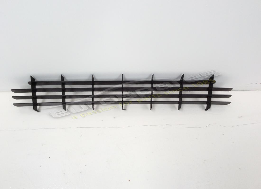 GEBRAUCHTER Ferrari KÜHLERGRILL (308QV). TEILENUMMER 61183700 (1)