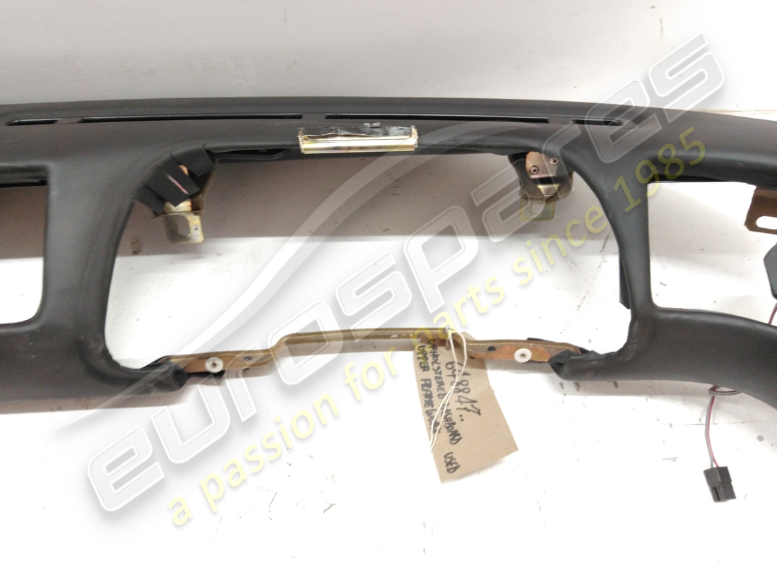 gebrauchter ferrari gepolsterter armaturenbrett-oberrahmen. teilenummer 648847.. (2)