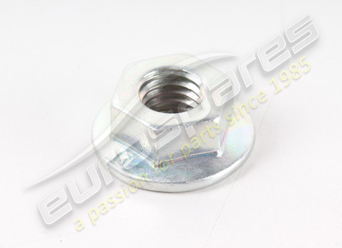 neue maserati mutter. teilenummer 675000443 (1)