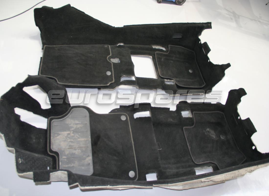 GEBRAUCHTER Ferrari KOMPLETT-MATTENSATZ IN SCHWARZ. TEILENUMMER 83331950 (1)