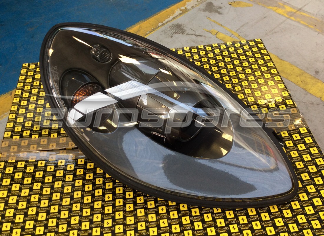 NEUER Ferrari SCHEINWERFER RH GRIGIO SILVERSTONE RHD . TEILENUMMER 72149596 (1)