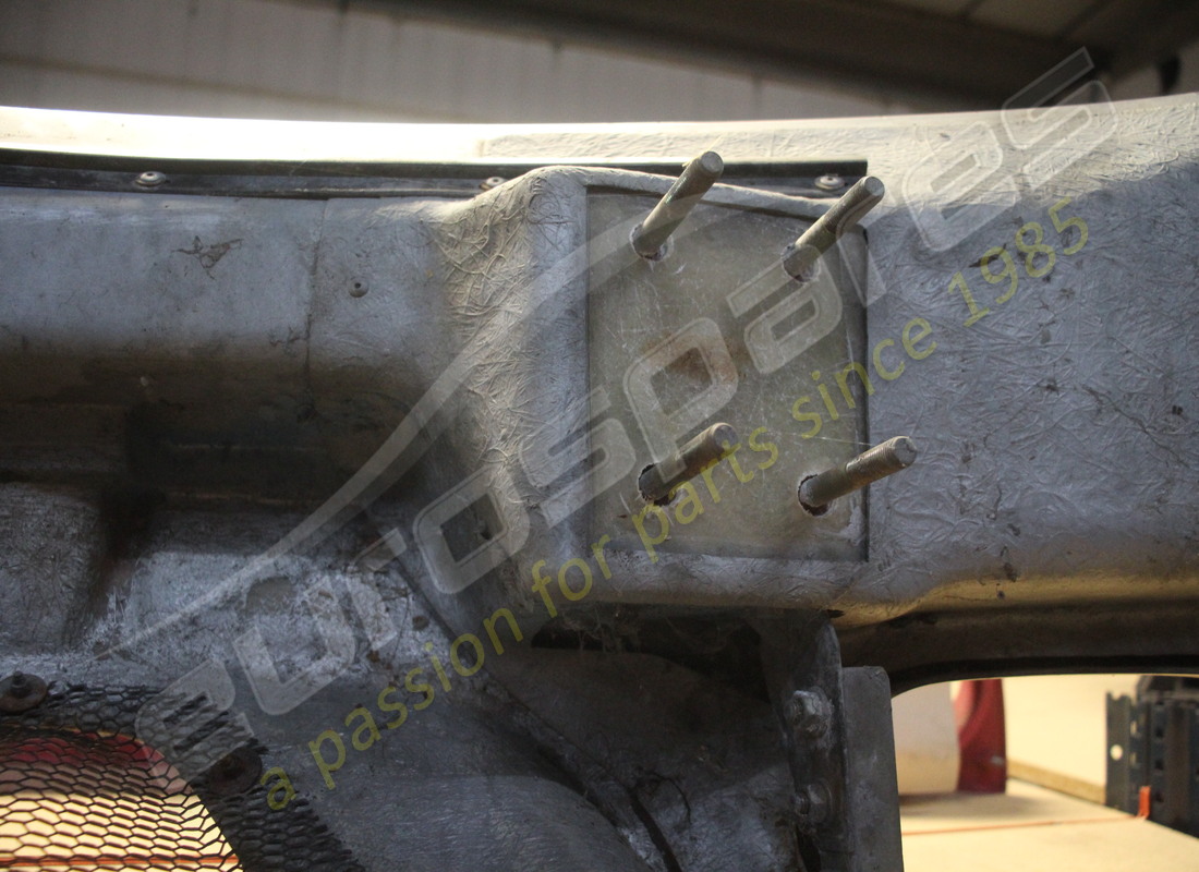 gebrauchter ferrari hinterer stoßstange. teilenummer 64638110 (6)