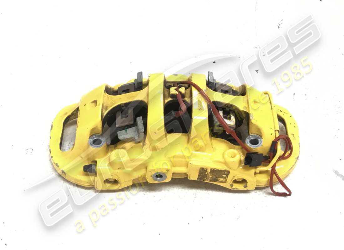 gebrauchter ferrari vorderer rechter bremssattel mit belägen. teilenummer 328377 (2)
