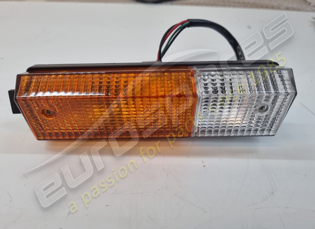 neue ferrari rechte vordere blinker- und seitenleuchteneinheit mit orange/klarem glas. teilenummer 60121001 (1)