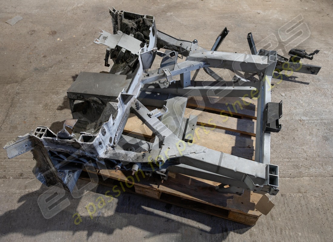 gebrauchter vorderrahmen lamborghini. teilenummer 400805011f (3)