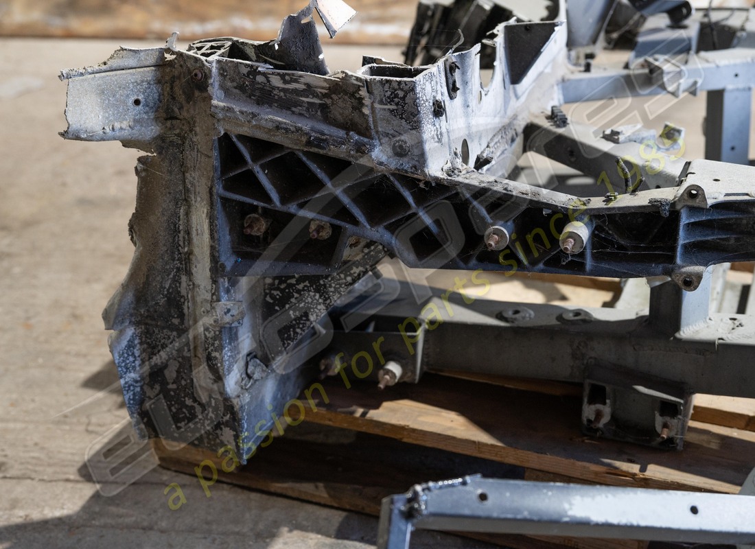 gebrauchter vorderrahmen lamborghini. teilenummer 400805011f (4)