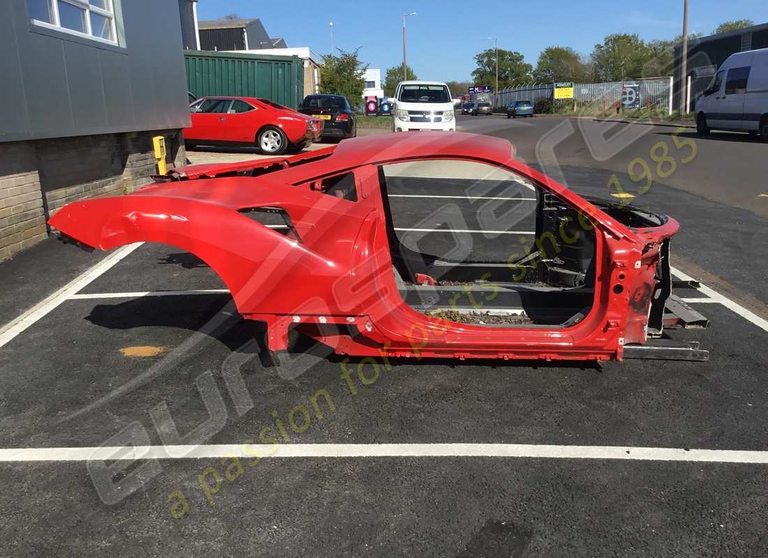 gebrauchte ferrari komplette karosserie. teilenummer 87260000 (3)