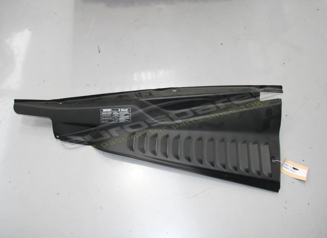 GEBRAUCHT Ferrari LH SEITLICHER KOSMETIKSCHILD . TEILENUMMER 82904900 (1)