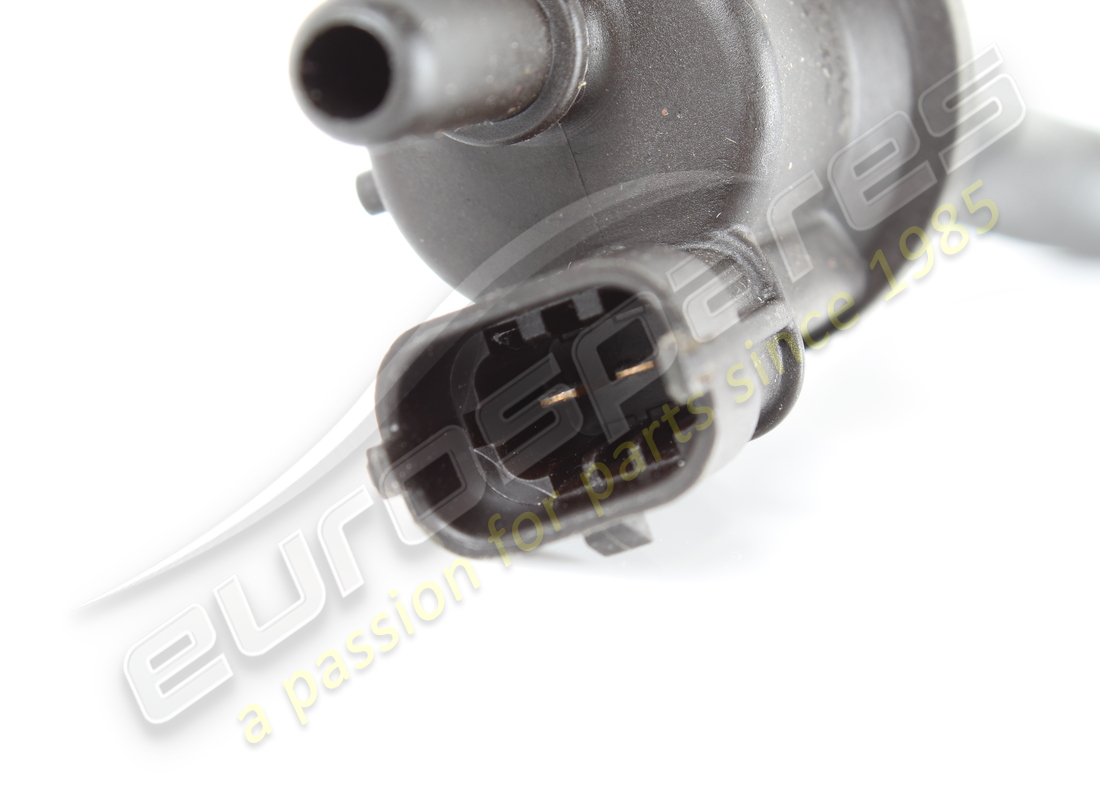 gebrauchtes ferrari verbindungsrohr für linkes spülventil. teilenummer 304460 (3)