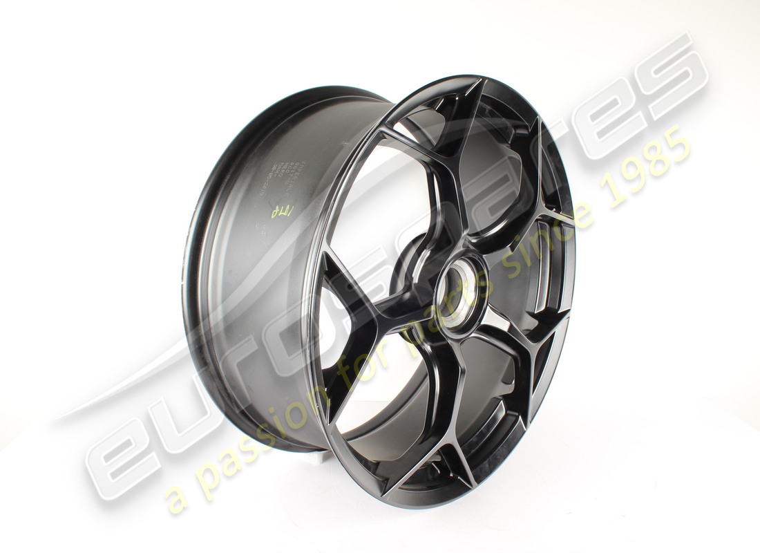 überholtes lamborghini vorderrad. teilenummer 4t0601017at (2)
