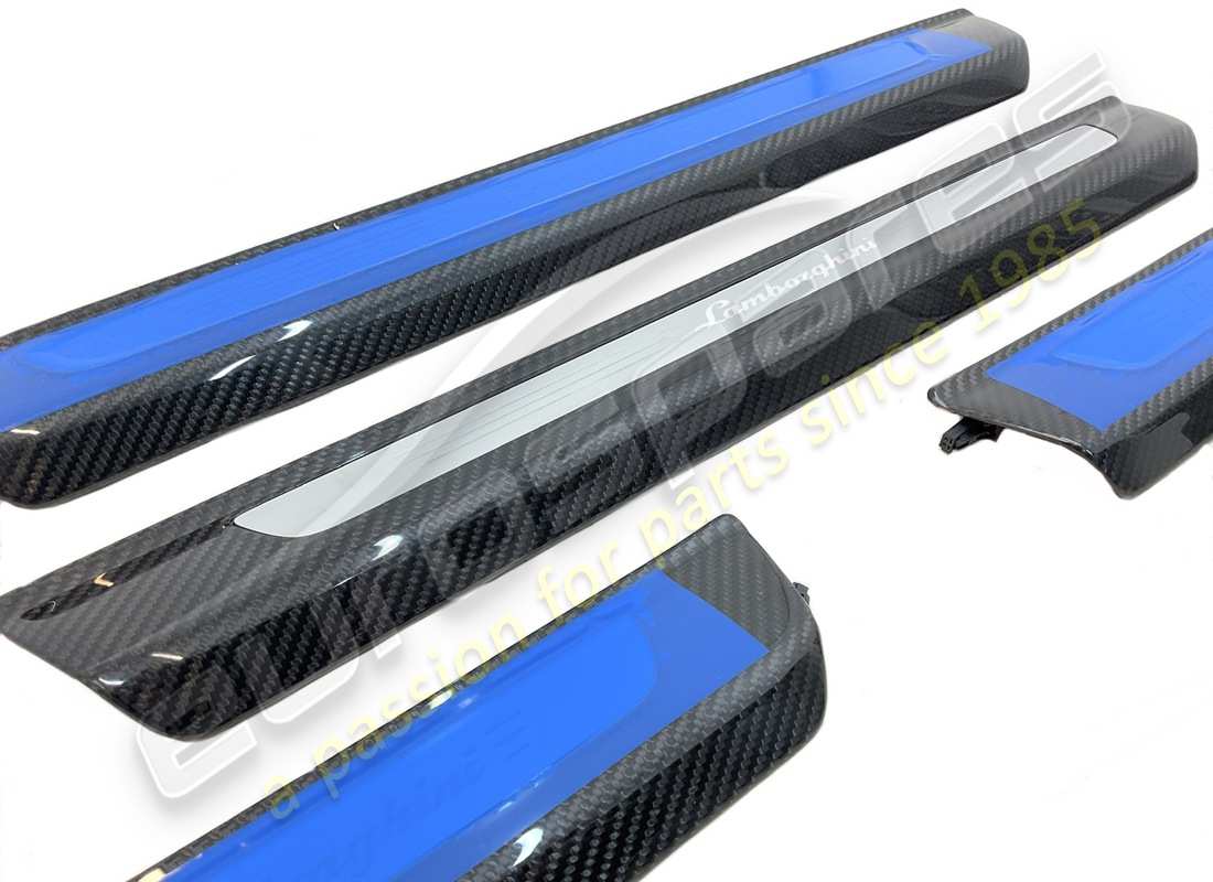 neues lamborghini kit kickplate urus cfk-hinterlicht. teilenummer 4ml069641b (3)
