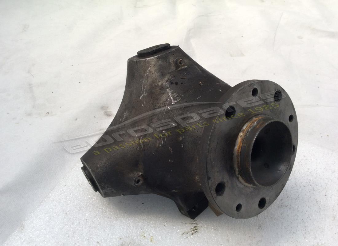 GEBRAUCHTER Lamborghini RECHTER VORDERRADNABENHALTER. TEILENUMMER 005112847 (1)