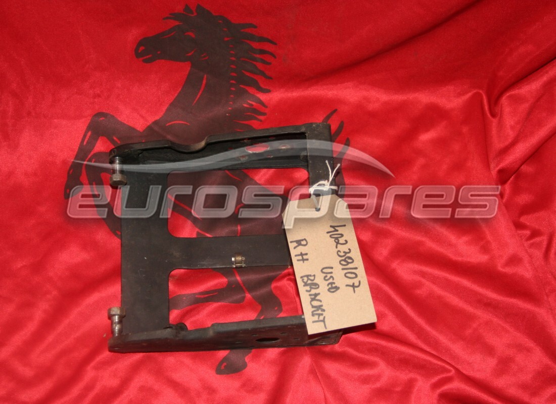 GEBRAUCHT Ferrari RECHTE SCHEINWERFER-MONTAGEPLATTE. TEILENUMMER 40238107 (1)