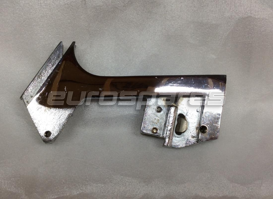 neu ferrari rechts sockel für aussenfenster. teilenummer 1353034002 (1)