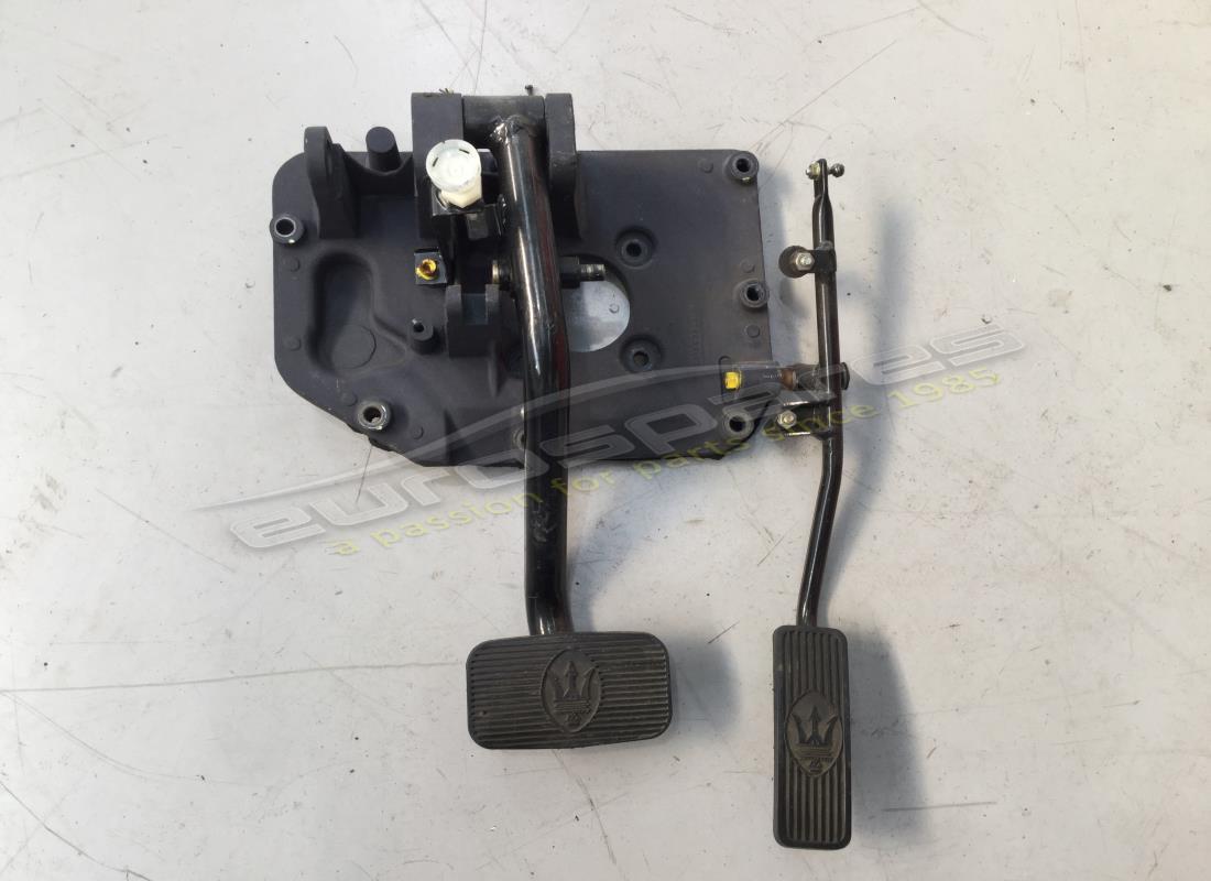 GEBRAUCHTES Maserati BREMSPEDAL. TEILENUMMER 378420104 (1)