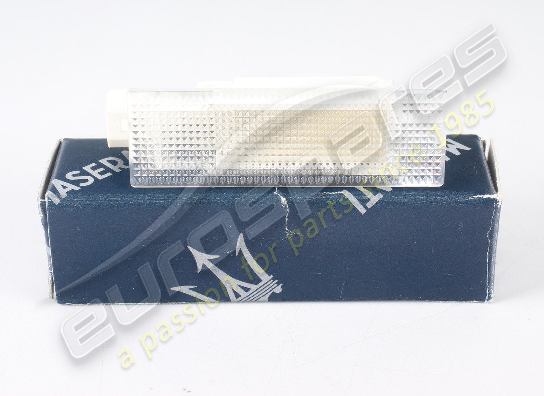 NEUE MASERATI LAMPE. TEILENUMMER 373180119 (1) neue maserati lampe. teilenummer 373180119 (1)