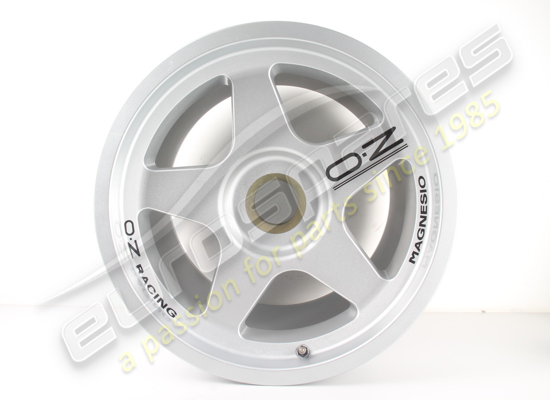 neues ferrari hinterrad - oz racing (13jx17''). teilenummer a2128 (1)