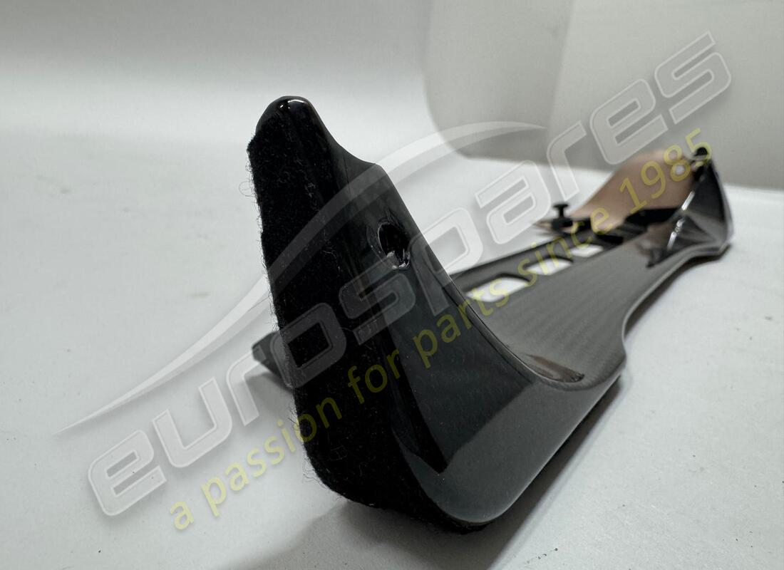 gebrauchte ferrari untere form des armaturenstrombretts aus carbon. teilenummer 69131100 (3)