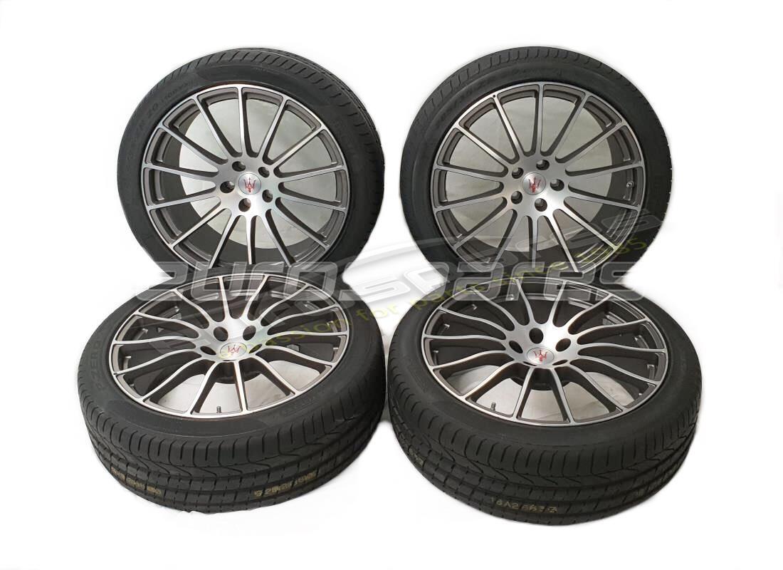 neu maserati 20'' qtp räder mit reifen m156 (antracite). teilenummer 980156312a (1)