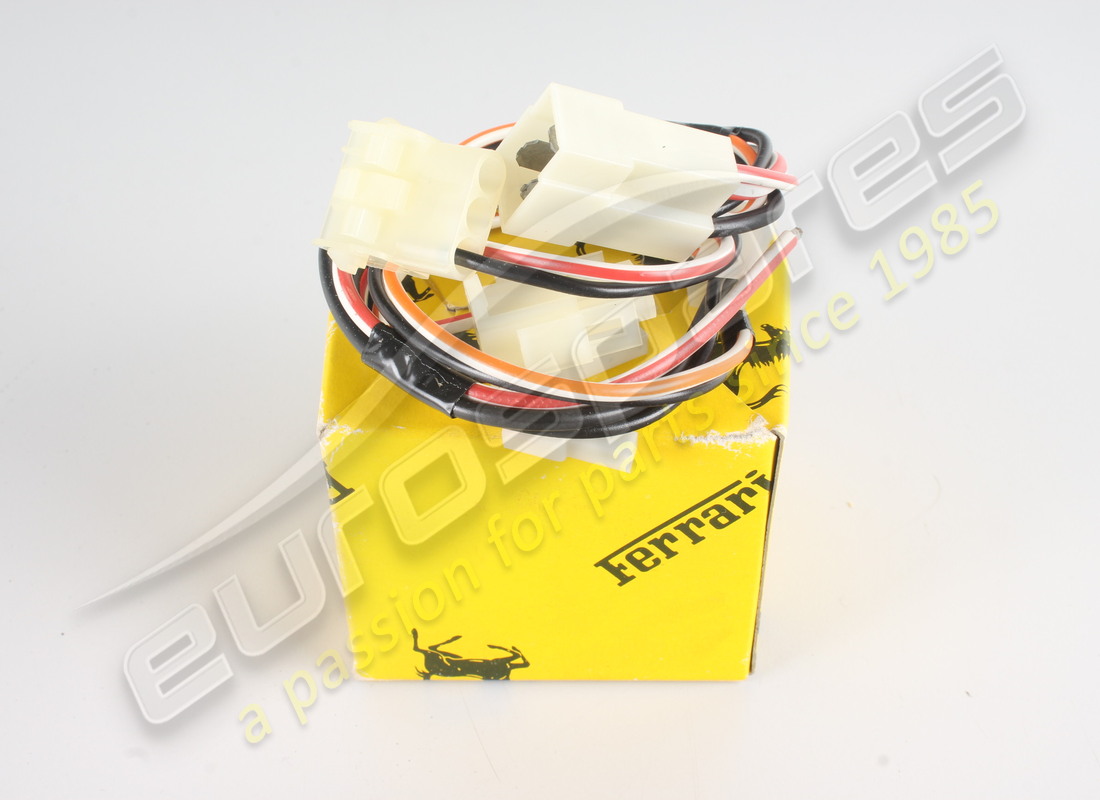 neue ferrari steckdosenkabel. teilenummer 124410 (1)
