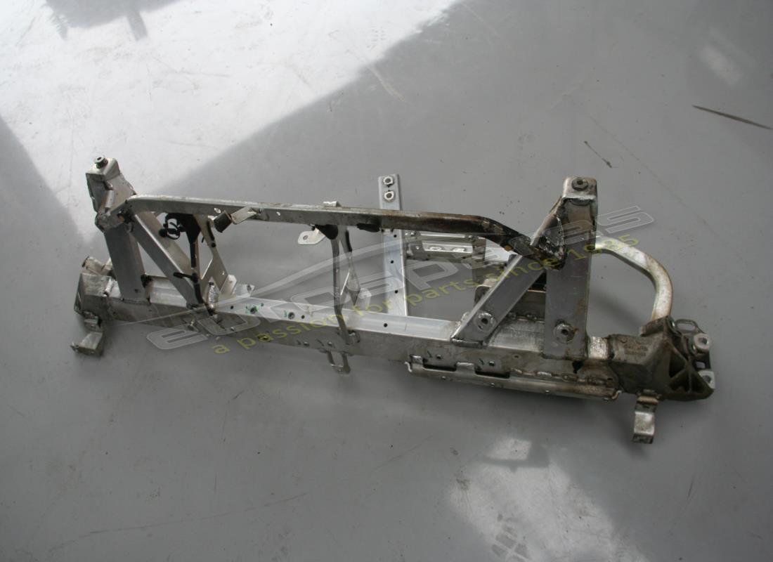 gebraucht ferrari kompletter quertraeger. teilenummer 84303100 (1)