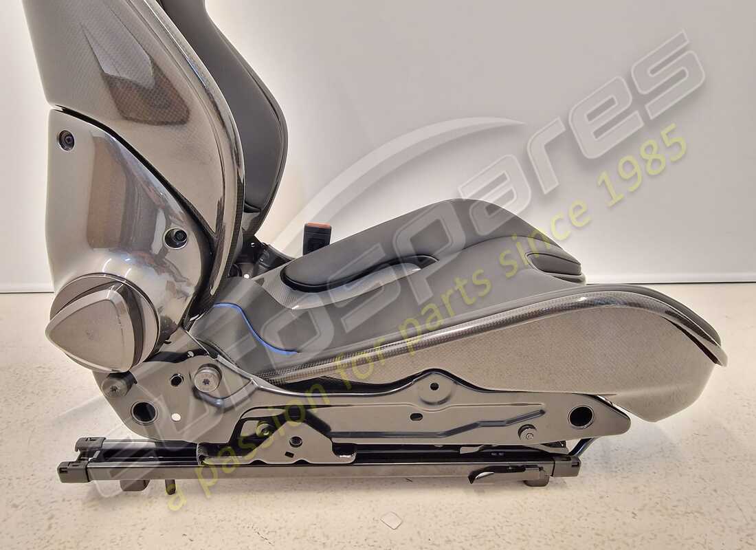 neu ferrari sf90 lhd carbon racing sitze xl-grösse. teilenummer eap1373891 (16)