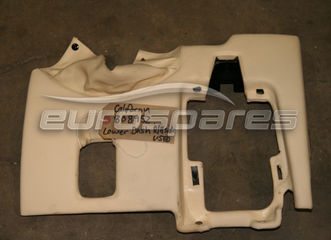 VERWENDETE Ferrari UNTERDASH-VERZIERUNG. TEILENUMMER 808952.. (1)