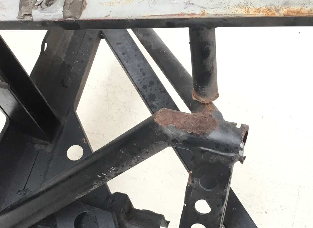 beschädigt eurospares ferrari 512 tr hinterrahmen. teilenummer eap1373989 (5)