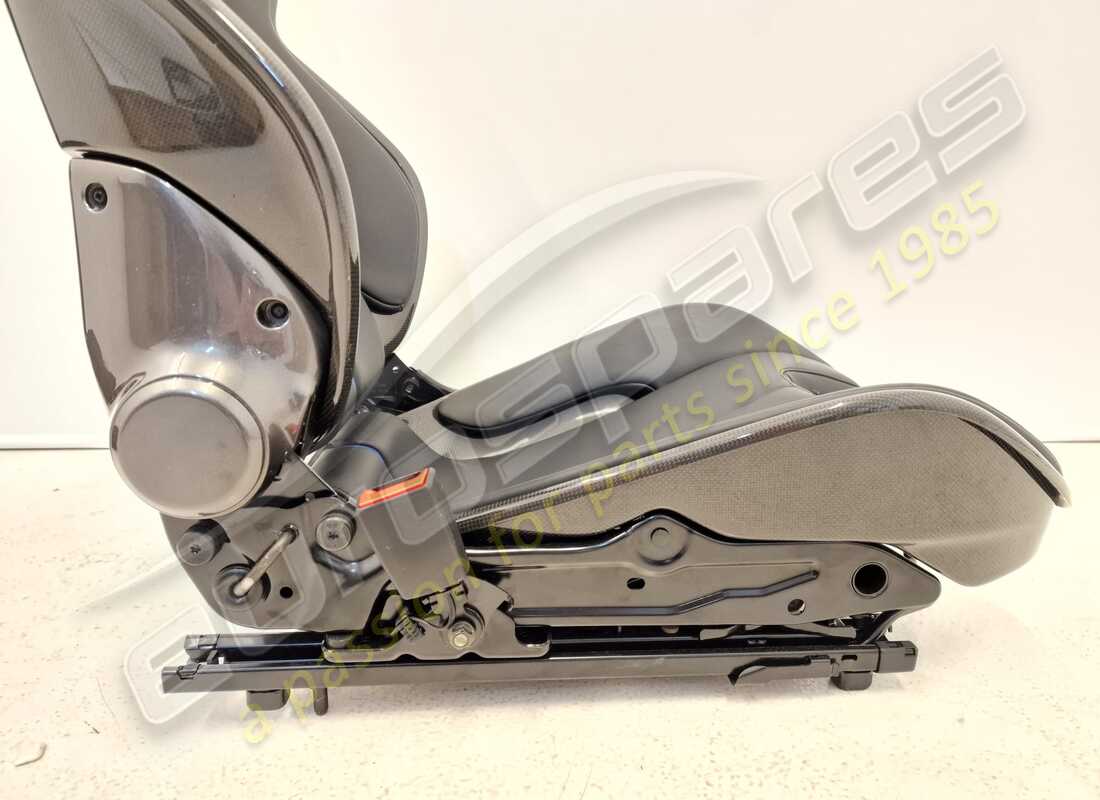 neu ferrari sf90 lhd carbon racing sitze xl-grösse. teilenummer eap1373891 (9)