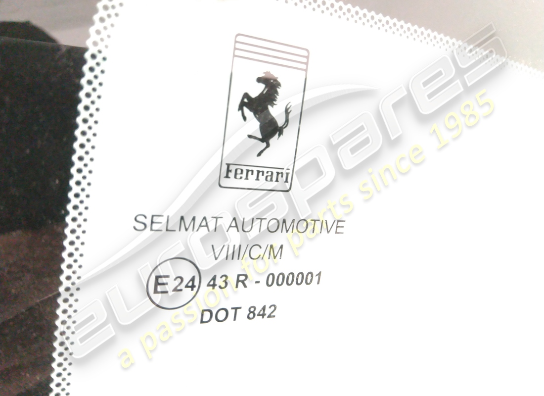 gebrauchtes ferrari hinteres linkes seitenfenster. teilenummer 82989000 (2)