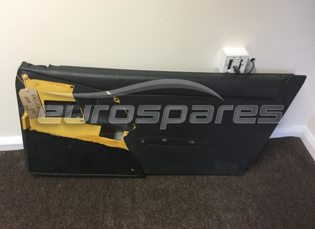 GEBRAUCHT Ferrari KOMPLETTE RECHTE TÜRVERKLEIDUNG. TEILENUMMER 645210.. (1)
