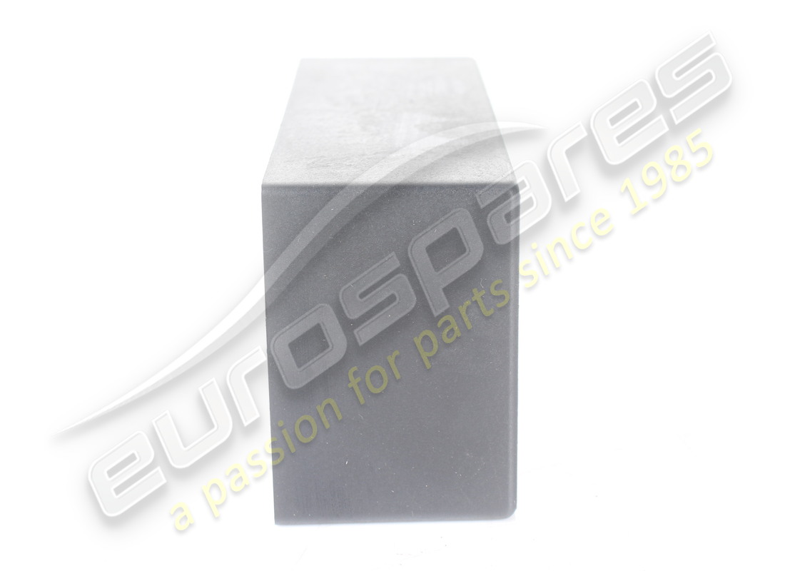 VERWENDETE FERRARI RELAISPLATINE-ABDECKUNG. TEILENUMMER 127081 (2) verwendete ferrari relaisplatine-abdeckung. teilenummer 127081 (2)