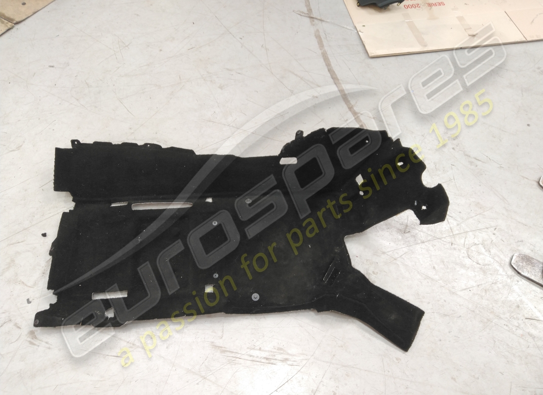 GEBRAUCHTER Lamborghini BODENBELAG . TEILENUMMER 4T2863368DQG8 (1)