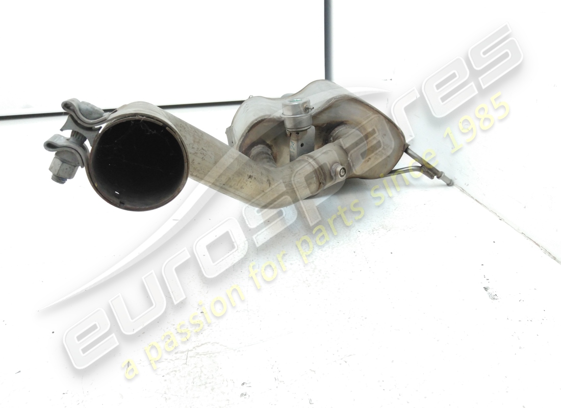 neuer maserati heckschalldämpfer links. teilenummer 257204 (3)