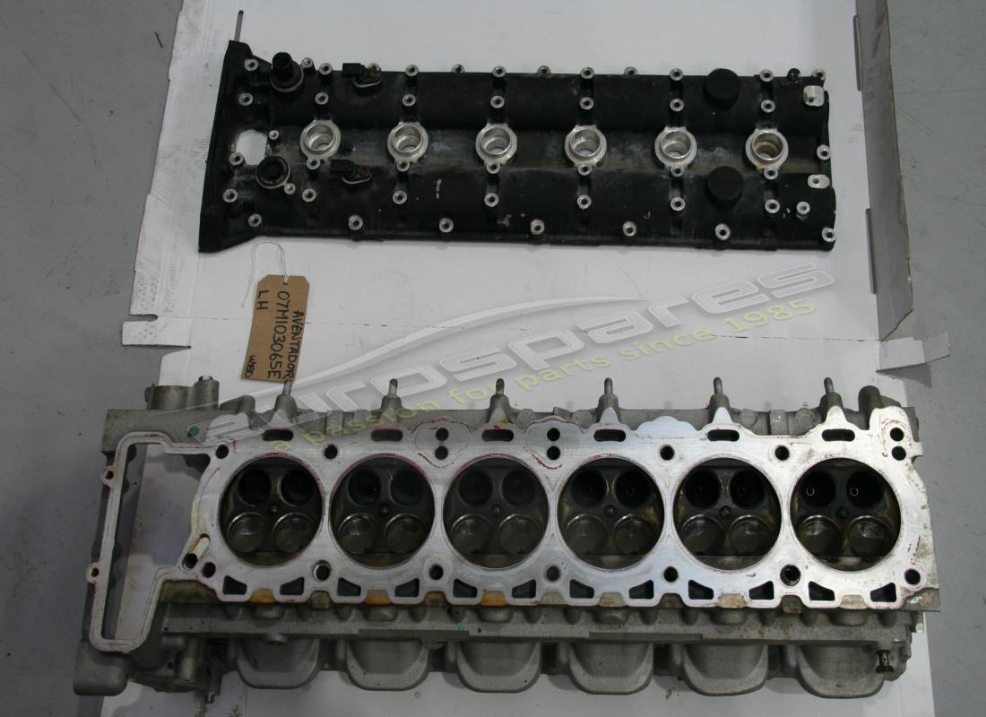 GEBRAUCHTER Lamborghini ZYLINDERKOPF, 7-12 . TEILENUMMER 07M103065E (1)