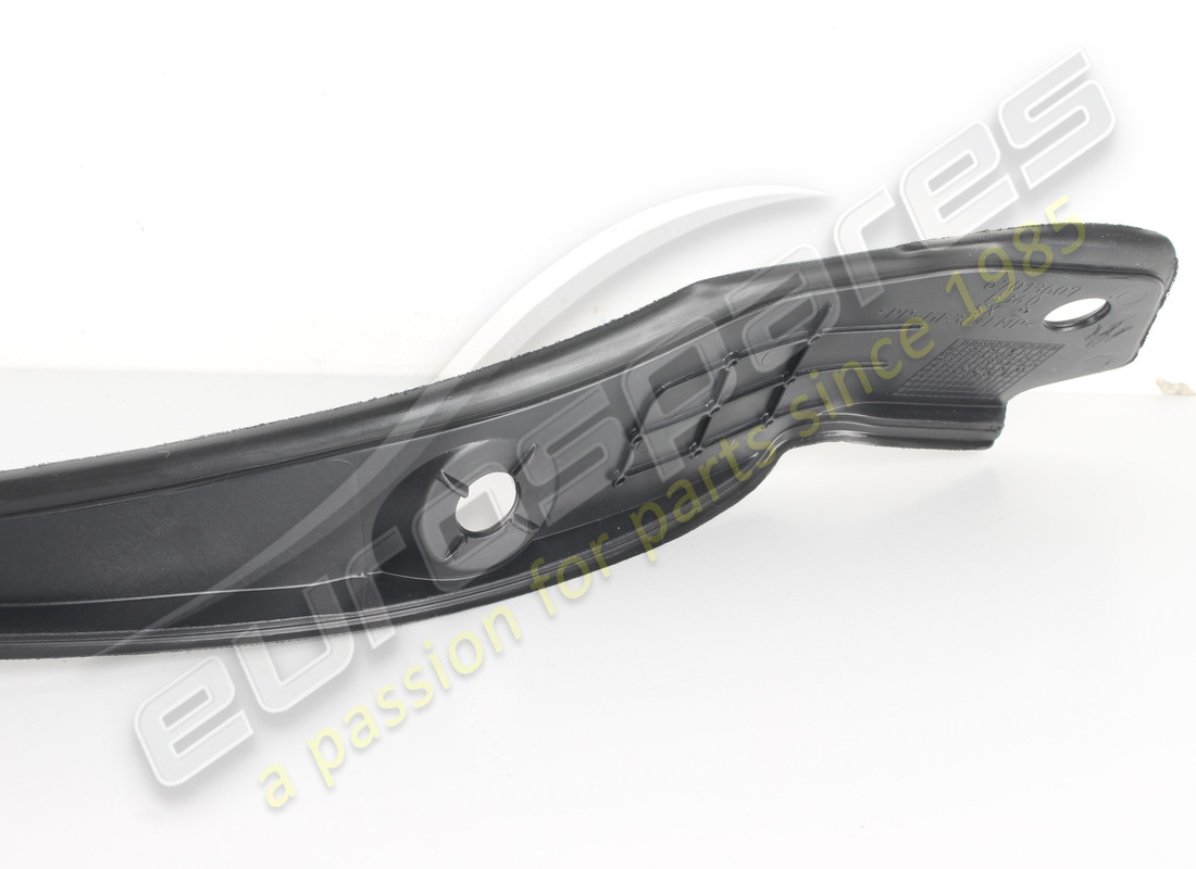neues maserati linksformteil. teilenummer 670142160 (6)