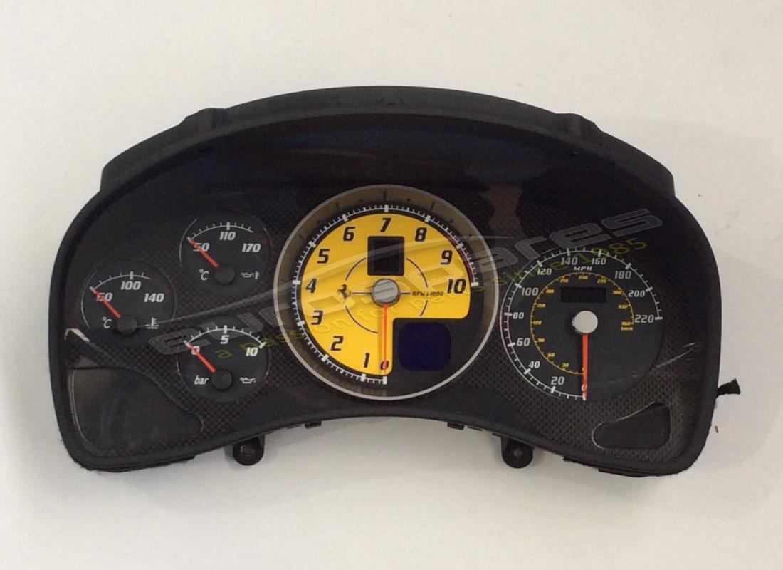 GEBRAUCHT Ferrari KOMPLETTES INSTRUMENTENBRETT. TEILENUMMER 245054 (1)