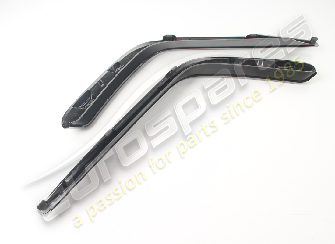 neue maserati stossfängerformteile. teilenummer 673008253 (3)