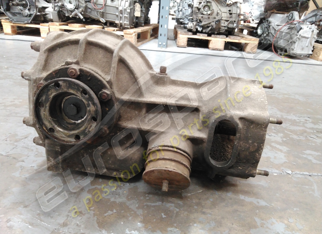 gebrauchtes ferrari differentialgehäuse komplett. teilenummer 130589 (2)