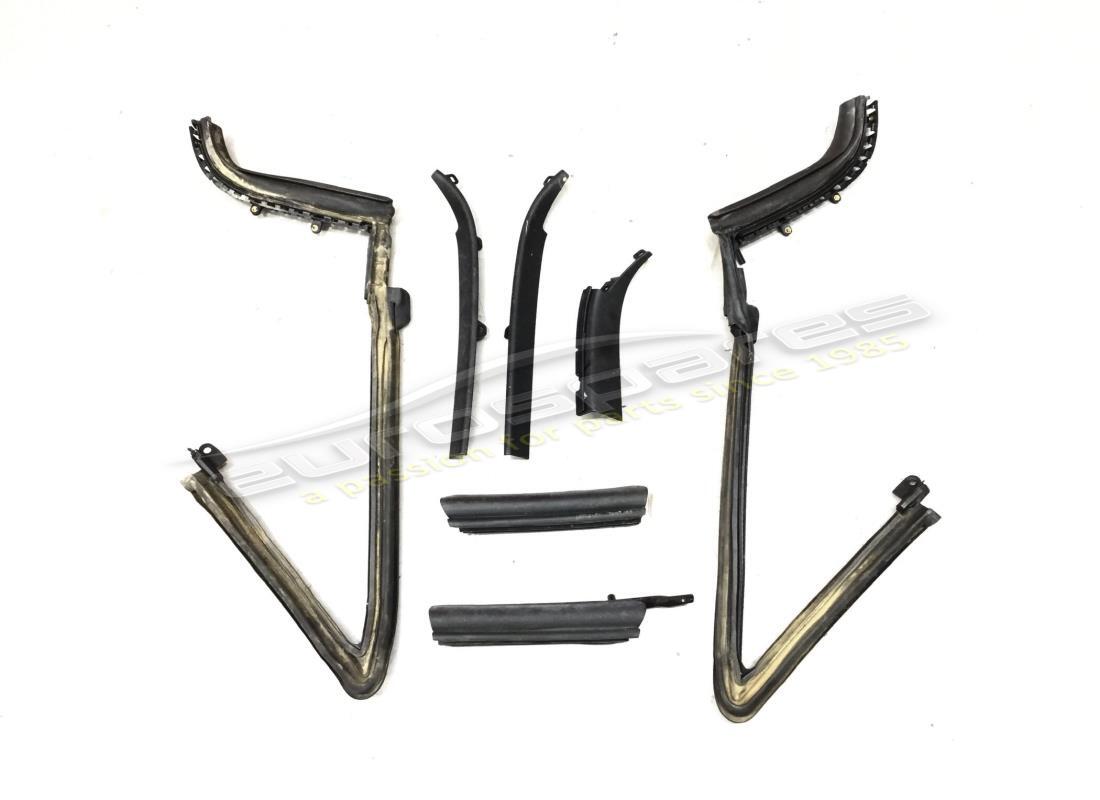 GEBRAUCHT Lamborghini KIT HINTERE DICHTUNG MIT BEFESTIGUNG . TEILENUMMER 4T7845433 (1)