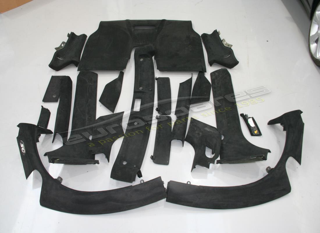 gebrauchter lamborghini innenausstattungsatz in alcantara. teilenummer 407872990 (1)