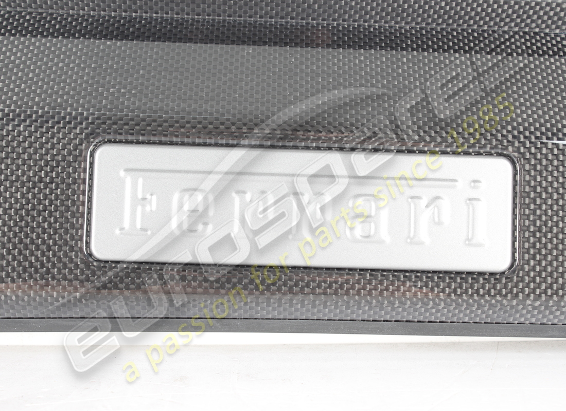 neue ferrari linke kickplatte. teilenummer 68608800 (2)