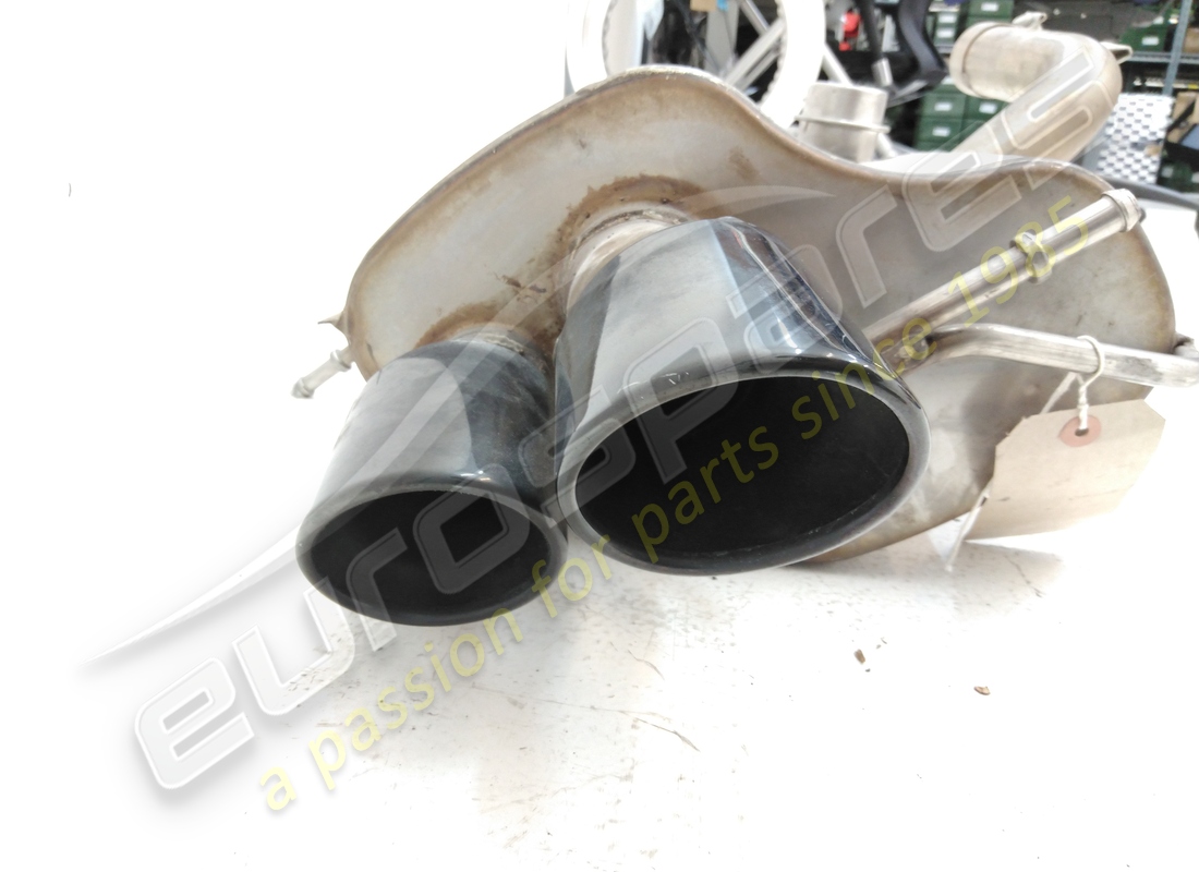 neuer maserati heckschalldämpfer links. teilenummer 257204 (2)